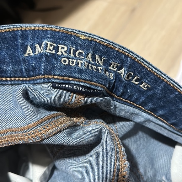 Size 4 American eagle shorts - Picture 3 of 3